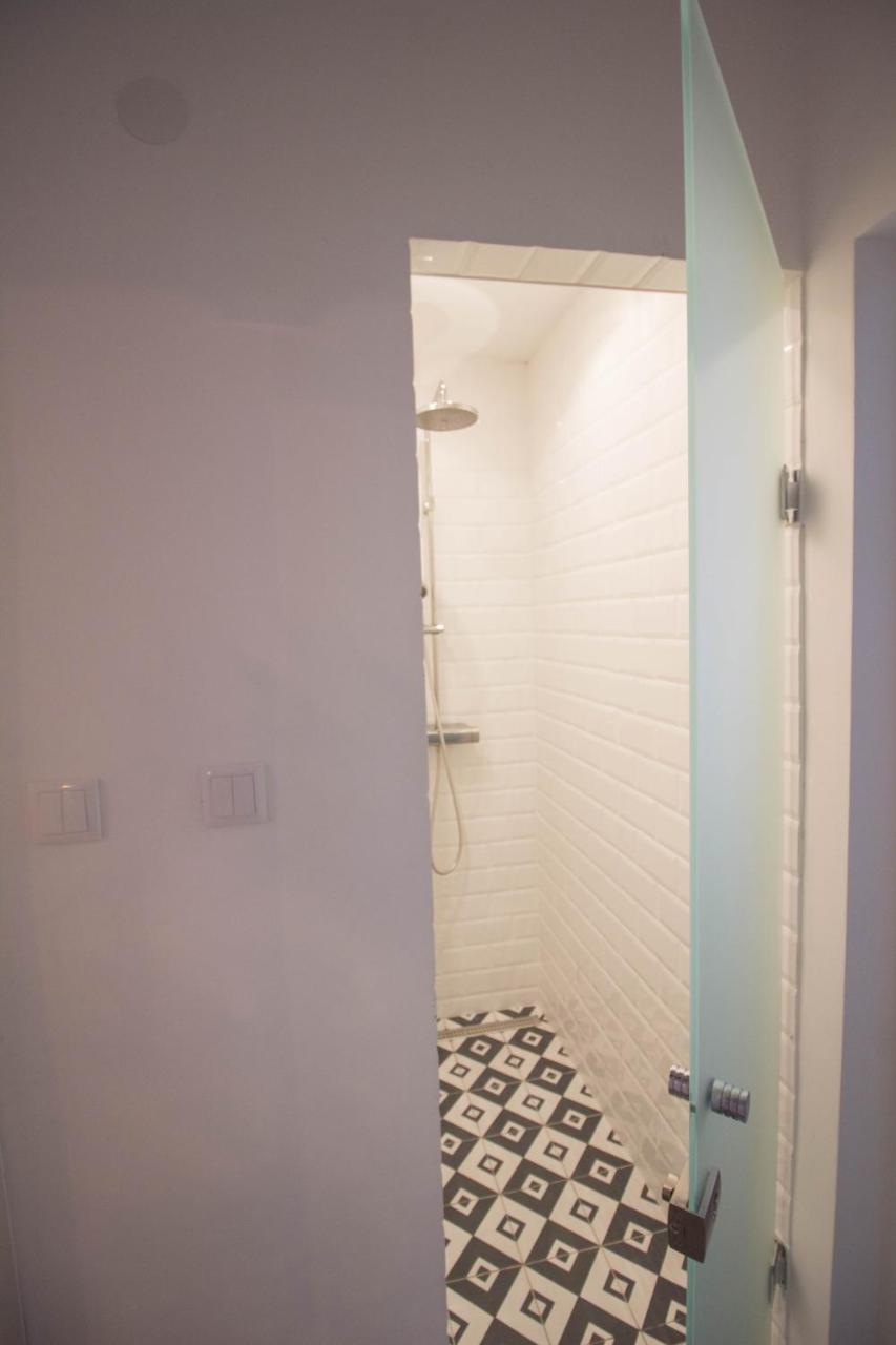 Standard Apartment By Hi5 - Madach Budapest Luaran gambar