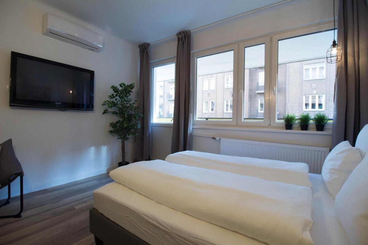 Standard Apartment By Hi5 - Madach Budapest Luaran gambar