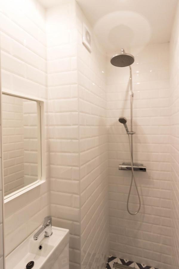 Standard Apartment By Hi5 - Madach Budapest Luaran gambar